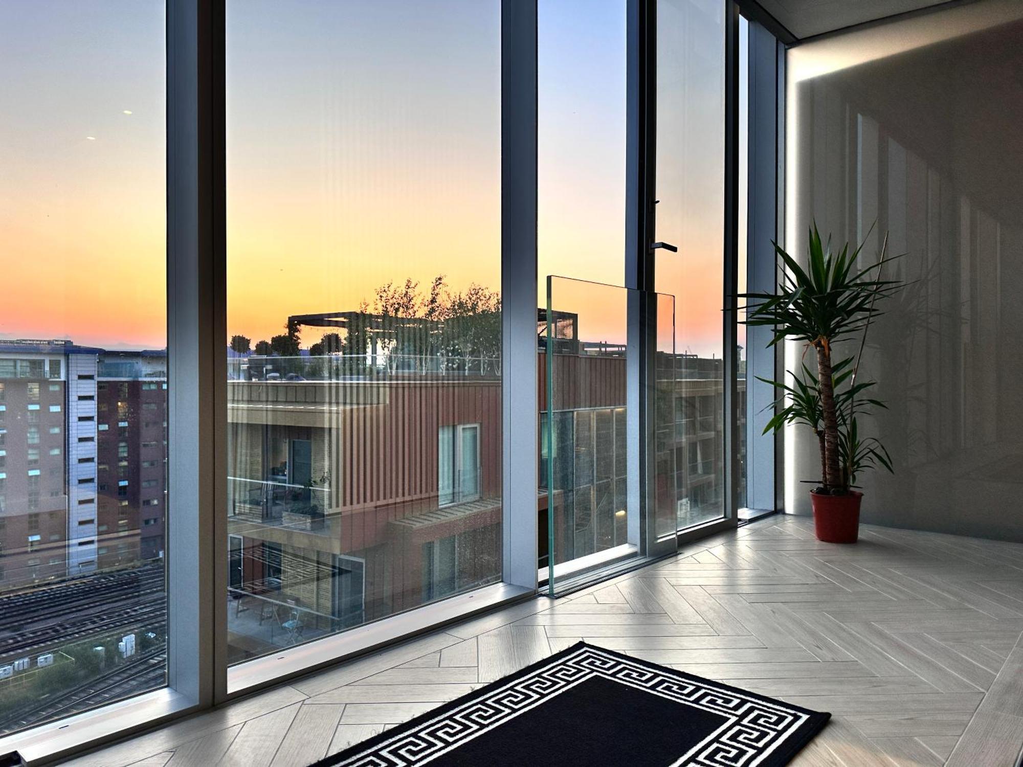 Battersea Power Station - Winter Garden Balcony & 1Gb Wifi - Luxurylondonstays Kültér fotó